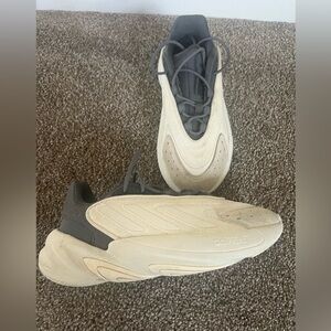 Adidas‎ Ozelia Originals Boys Size 4